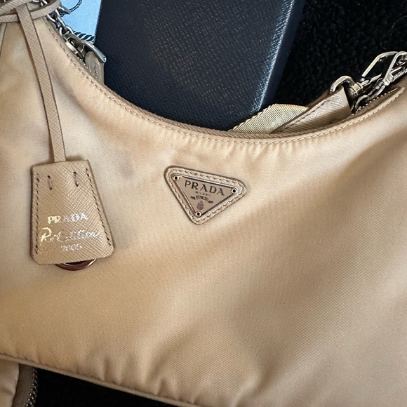 Prada Re-edition shoulder bag - Picture 3 of 17